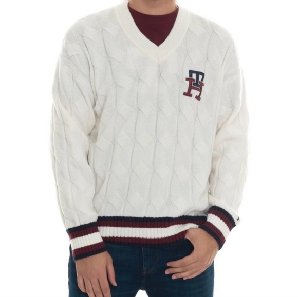 NWT Tommy Hilfiger Monogram Cable Cricket Sweater Large - Picture 1 of 12